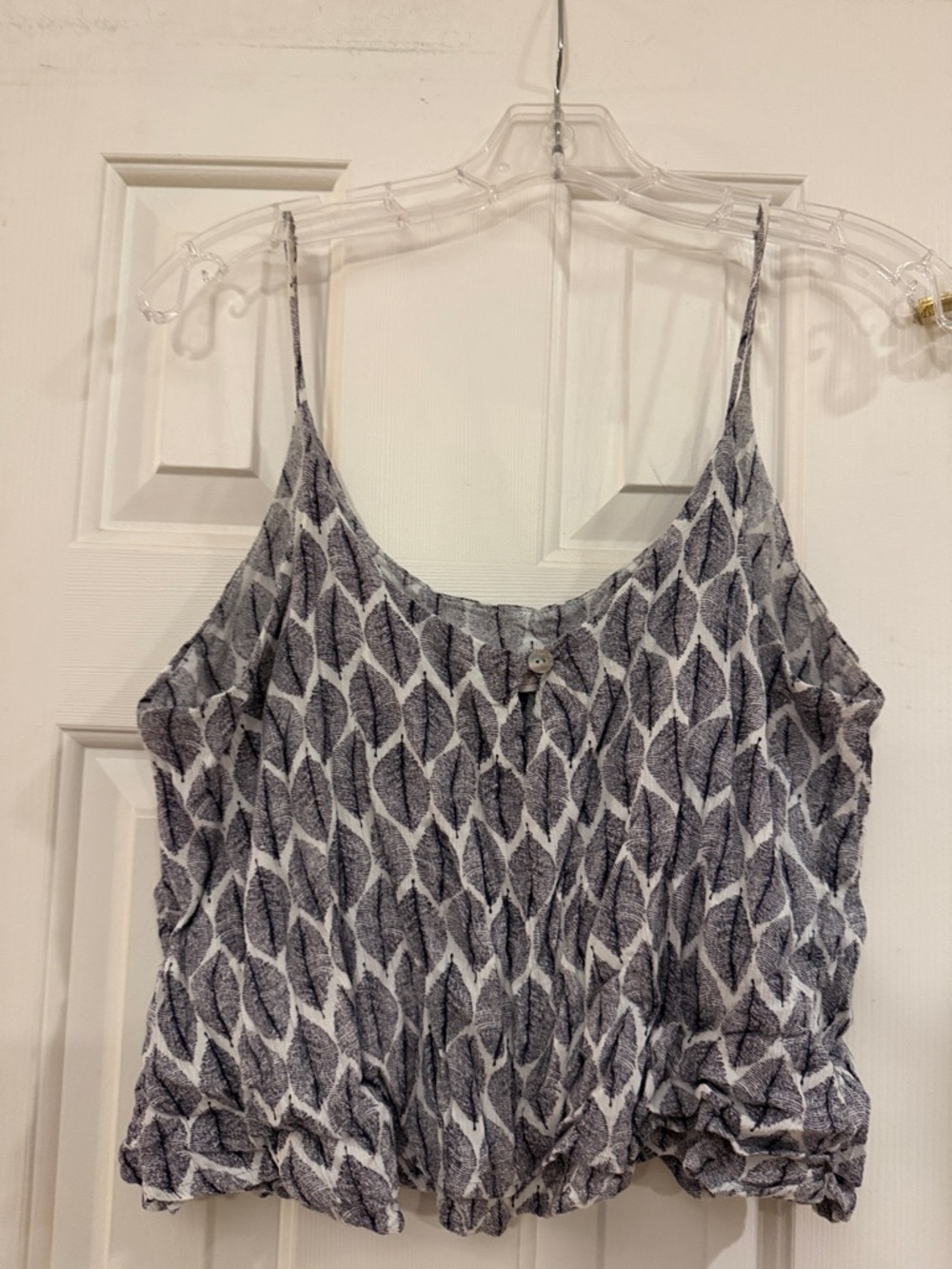 🤩 Lucy Love short tank type Top large ** no material tag  **See last 2 pics